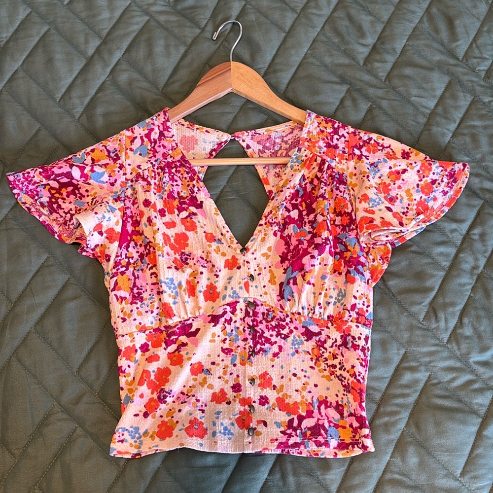 Anthropologie Flutter Sleeve Floral Cropped Keyhole Blouse Size XS